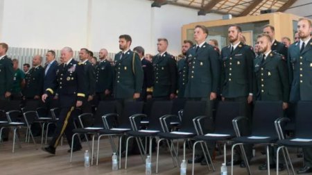 O tara membra NATO obliga femeile sa serveasca tara si prelungeste perioada <span style='background:#EDF514'>STAGIU</span>lui militar