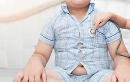 Copiii cu obezitate nu mai simt senzatia de satietate dupa ce mananca. Care sunt hormonii care influenteaza apetitul