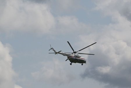 Un elicopter care transporta 20 de muncitori s-a prabusit in Rusia. Salvatorii cauta posibili supravietuitori