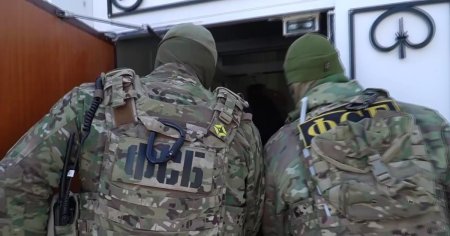 Serviciul federal de securitate rus anunta arestarea a patru militanti ai unui grup pa<span style='background:#EDF514'>RAMI</span>litar pro-Ucraina acuzati ca pregateau atentate