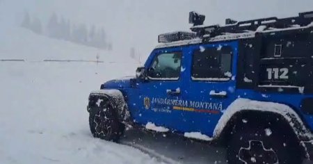 Iarna grea s-a intors in Muntii Bucegi. Jandarmii le recomanda turistilor sa tina cont de starea vremii inainte de a pleca la drum VIDEO