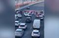 Li s-a umplut pa<span style='background:#EDF514'>HARUL</span>: rudele ostaticilor au blocat traficul pe autostrada Ayalon strigand 