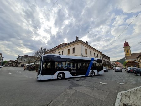 Turcii de la Anadolu livreaza 25 de autobuze electrice primariei Iasi pentru 14,3 mil. euro