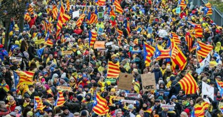 Deputatii spanioli au votat o lege a <span style='background:#EDF514'>AMNISTIE</span>i pentru separatistii catalani. Secesionistii din 2017 ar putea fi iertati in curand