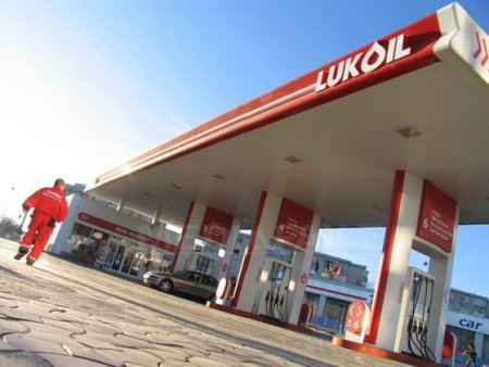 Peste 85 de statii de carburant din reteaua Lukoil, controlate de ANPC in toata tara. Ce nereguli au fost gasite