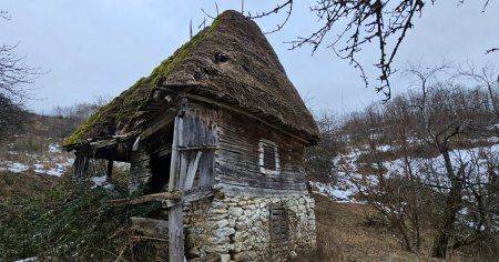 Paradoxul satelor pustii din muntii Hunedoarei. Casele pitoresti sunt ravnite degeaba de romani VIDEO