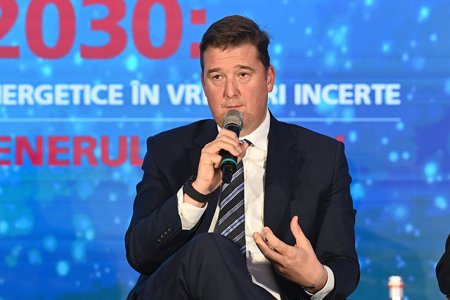 Best of ZF Power Summit 2024. Ondrej Safar, CEO CEZ Romania: Cu cat intarziem mai mult in a avea o directie de investitii in energie, cu atat ri<span style='background:#EDF514'>SIPI</span>m mai multi bani. Prin deciziile de acum se joaca competitivitatea acestei tari pe termen lung. Responsabilitatea e uriasa