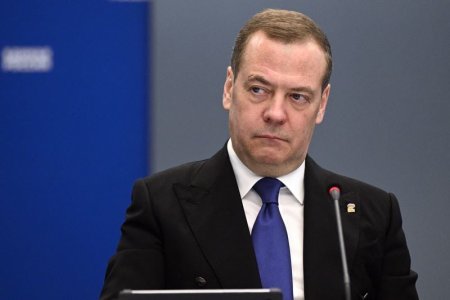 Romanii nu sunt o natiune, ci un mod de viata. Reactia lui Dmitri Medvedev dupa ce UE a cerut Rusiei sa restituie tezaurul Romaniei