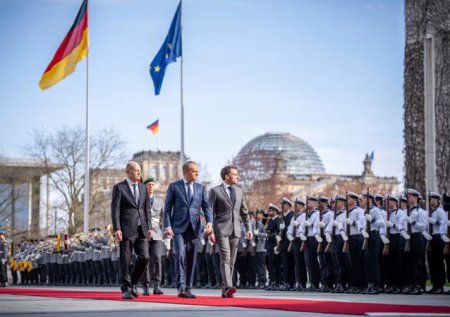 Emmanuel Macron, Olaf Scholz si Donald Tusk s-au intalnit la Berlin pentru discutii privind sprijinul Ucrainei
