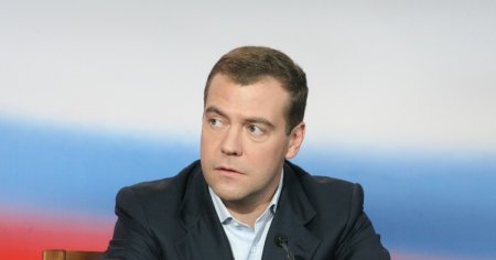 Medvedev a numit <span style='background:#EDF514'>LETONIA</span> o tara inexistenta si l-a amenintat pe presedintele acesteia cu executarea
