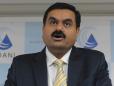 Cel mai bogat indian este din nou sub vizorul anchetatorilor americani: SUA il cerceteaza pe miliardarul Gautam Adani pentru dare de mita. El are o avere de 100 de miliarde de dolari