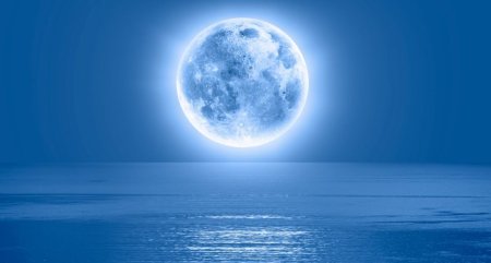 Ce este luna albastra. Cand apare si ce inseamna acest fenomen astronomic rar