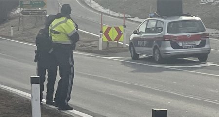 Camion furat in timp ce era descarcat, intr-un oras din Austria. Hotul le-a spus politistilor ca isi cauta un loc unde sa doarma