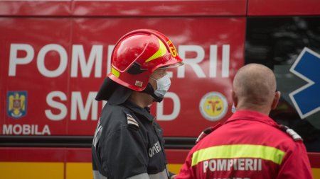 Incendiu puternic intr-o hala de depozitare paie in Crizbav, judetul Brasov
