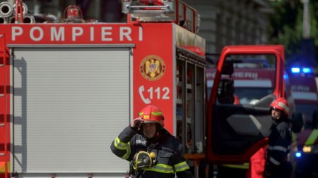 Incendiu intr-un bloc din <span style='background:#EDF514'>RAMNIC</span>u Valcea. Zeci de oameni au fost evacuati