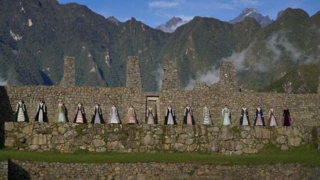Premiera absoluta: Corul Madrigal a filmat un videoclip in orasul-<span style='background:#EDF514'>TEMPLU</span> Machu Picchu, la 2.400 de metri altitudine