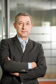 Business MAGAZIN. Cum a ajuns <span style='background:#EDF514'>SCHNEIDER ELECTRIC</span> sa fie unul dintre castigatorii trecerii la energia verde