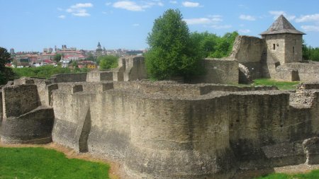 Cetatea de Scaun a Sucevei, o incursiune spectaculoasa in trecut. Ce sa nu ratezi daca ajungi aici