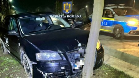 Un baiat fara permis a intrat cu masina furata intr-un copac, fugind de politie, in Constanta. Actiunea nu se <span style='background:#EDF514'>OPRESTE</span> aici