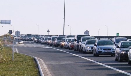 Trafic inchis marti si miercuri pe DN1, in zona Campina, pentru demolarea unui pasaj de cale ferata care supratraverseaza drumul / Rute alternative