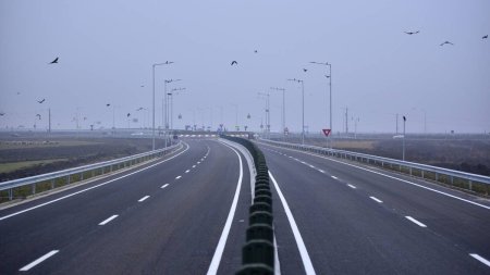 Cea mai asteptata autostrada din Romania va avea taxa de trecere. Sorin Grindeanu: Va exista un sistem de <span style='background:#EDF514'>VINIETA</span>, de taxe