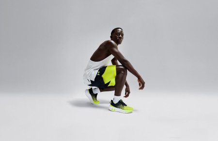 <span style='background:#EDF514'>UNDER ARMOUR</span> a lansat un nou pantof performant pentru alergare , in Barcelona - Spania.