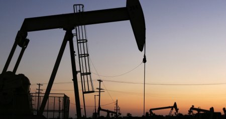 Pretul petrolului creste pe fondul atacurilor asupra unor instalatii energetice rusesti