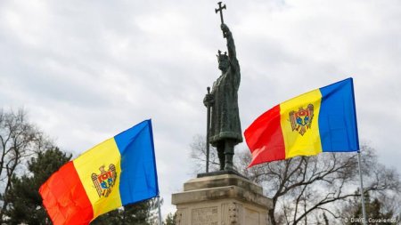 Republica Moldova: Alegerile prezidentiale si <span style='background:#EDF514'>REFERENDUM</span>ul aderarii la UE ar avea loc in octombrie