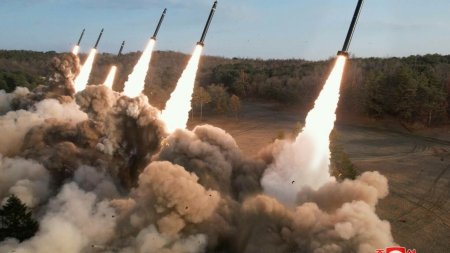 Coreea de Nord a tras cu lansatoare multiple de rachete super-large cu capacitate nucleara, concepute pentru a lovi <span style='background:#EDF514'>SEOUL</span>