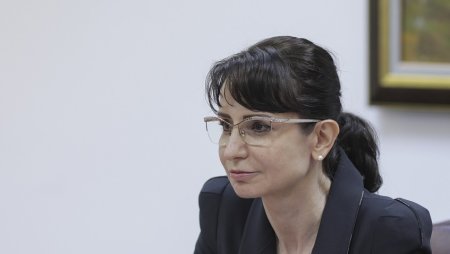 Fosta sefa DIICOT, avocata <span style='background:#EDF514'>GIORGI</span>ana Hosu, i-a aparat pe ofiterii anchetati in dosarul achizitiilor SRI clasat de DNA