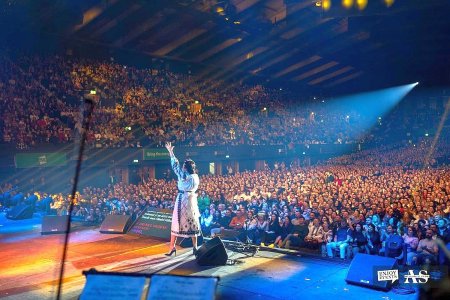 Andra a umplut Wembley Arena din <span style='background:#EDF514'>LONDRA</span> cu un concert de traire romaneasca