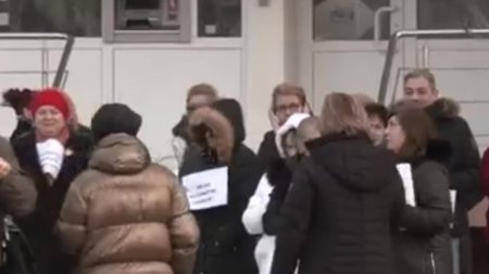 Angajatii Postei Romane au inceput greva de avertisment | Dumitru Costin, presedintele BNS: Oamenii astia castiga mai putin decat castiga un zilier pe zi, in agricultura