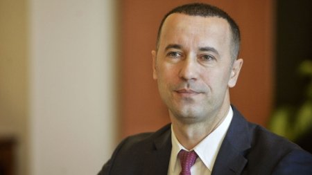 Cercetat penal de DNA pentru coruptie, Iulian Dumitrescu candideaza la sefia CJ Prahova din partea PNL