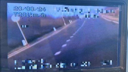 Un sofer a ramas fara permis dupa ce a fost prins gonind cu 201 km/h pe un drum din Dolj