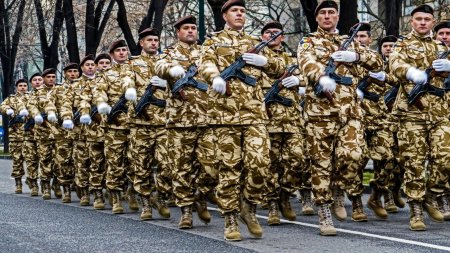 Cat castiga militarii romani. Guvernul incearca sa atraga cat mai multi soldati si da bani mai multi