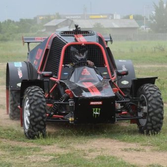 Verstappen ar fi invidios! Romanul care se da cu buggy la Rallycross!