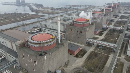O linie care alimenteaza cu energie electrica centrala nucleara de la Zaporojie, intrerupta de un bombardament