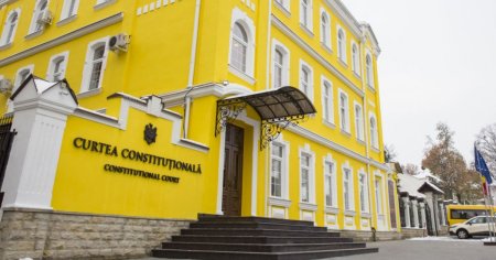 Curtea <span style='background:#EDF514'>CONSTITUTIONALA</span> a Rep. Moldova: Alegerile prezidentiale si referendumul pe tema aderarii la UE pot avea loc in aceeasi zi