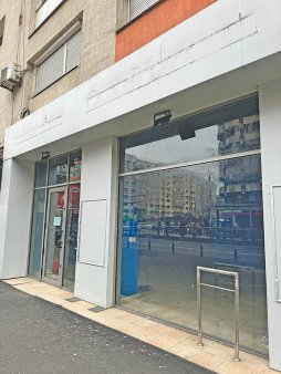 Prima mutare a Carrefour dupa preluarea operatiunilor Cora in Romania: inchide jumatate din <span style='background:#EDF514'>MAGAZINELE</span> de proximitate achizitionate. Cateodata, trebuie sa luam decizia de a renunta la <span style='background:#EDF514'>MAGAZINELE</span> ineficiente sau sa schimbam locatia, pentru a putea explora noi optiuni