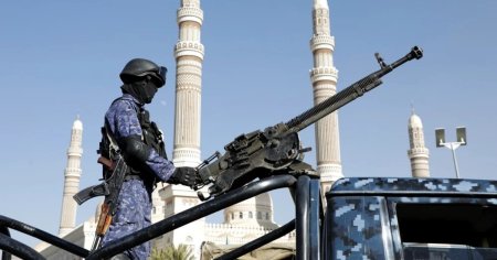 Armata americana a lovit trei depozite ale rebelilor houthi in Yemen
