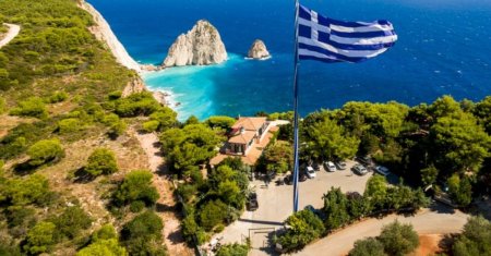 Din luna mai, Grecia impune noi reguli pe <span style='background:#EDF514'>PLAJE</span>. Ce trebuie sa stie turistii