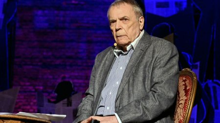 Criticul literar Nicolae <span style='background:#EDF514'>MANOLESCU</span> a murit la 84 de ani din cauza unui stop cardiac