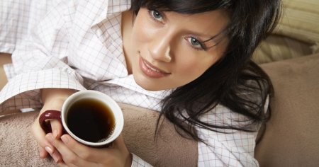 Pacientii cu cancer intestinal care beau cafea au un risc mai mic de reci<span style='background:#EDF514'>DIVA</span> a bolii