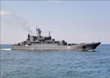 Armata ucraineana afirma ca a lovit doua nave de razboi rusesti in atacul asupra <span style='background:#EDF514'>PENINSUL</span>ei Crimeea