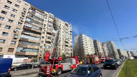 Incendiu puternic in cartierul <span style='background:#EDF514'>PANTELIMON</span> din Bucuresti! Zeci de persoane au fost evacuate