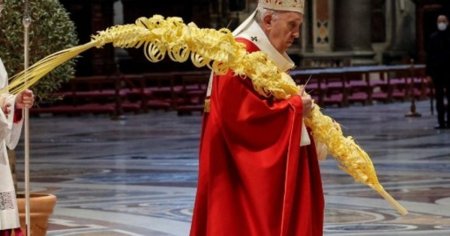 Papa Francisc nu a rostit predica din Duminica Floriilor, dar a prezidat in continuare ceremonia