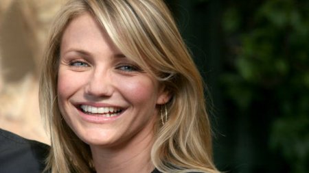 Actrita <span style='background:#EDF514'>CAMERON DIAZ</span>, in varsta de 51 de ani, si sotul ei au anuntat nasterea celui de-al doilea lor copil