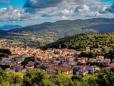 Satul italian care nu isi poate vinde casele goale cu un euro