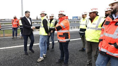 Guvernul Ciolacu tureaza motorul investitiilor publice cu ajutorul <span style='background:#EDF514'>SANTIERE</span>lor de autostrazi
