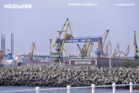Toate porturile de la Marea Neagra, inchise din cauza vantului